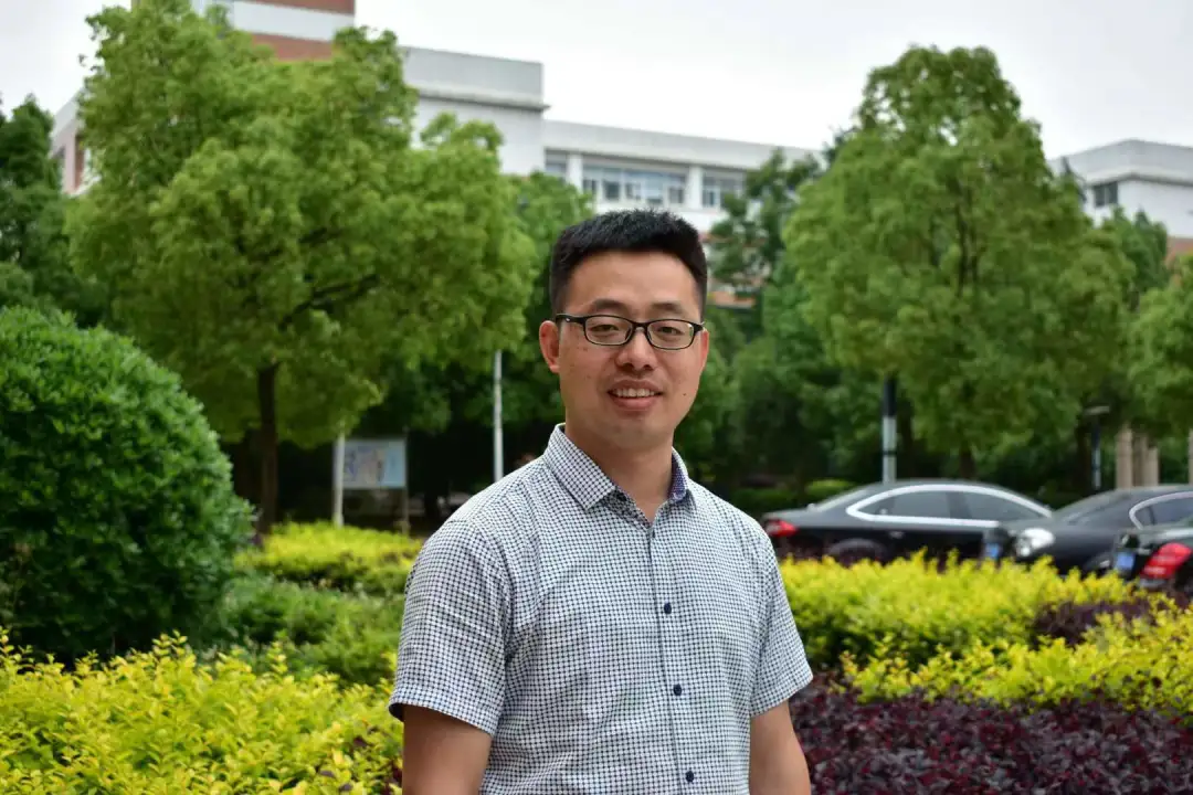 王春福：做优做强的专业好手 立德树人的“四有”老师